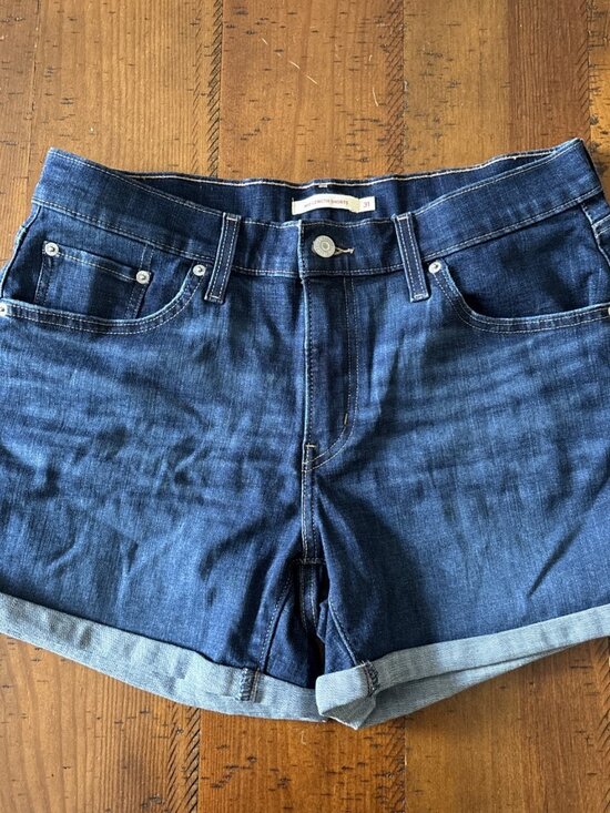 Levi's Pants - Levi’s Ladies Mid Length Shorts Size 31